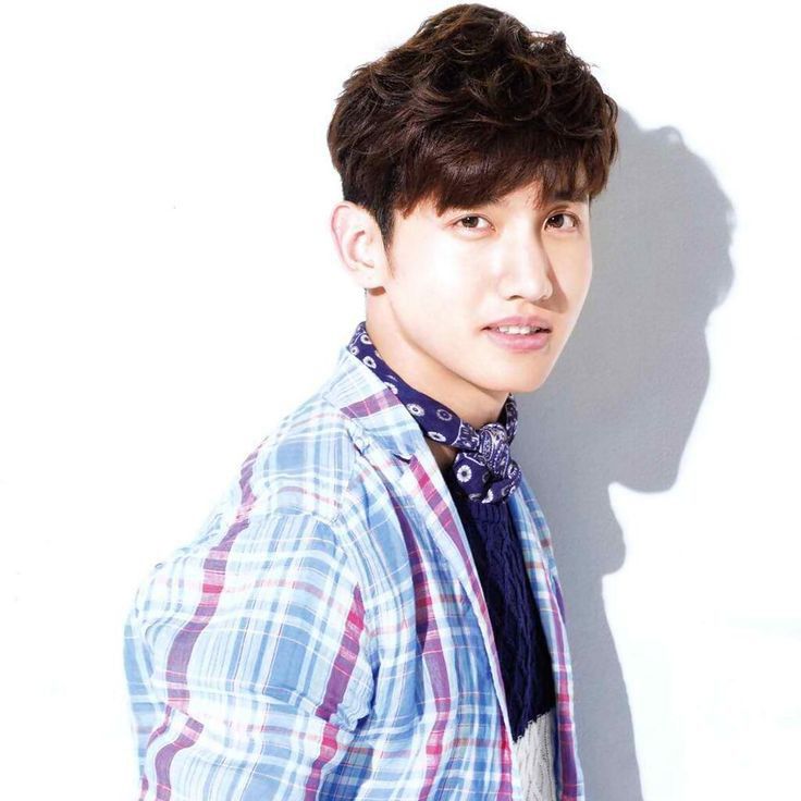 Behind-the-scenes cut of Max (TVXQ)