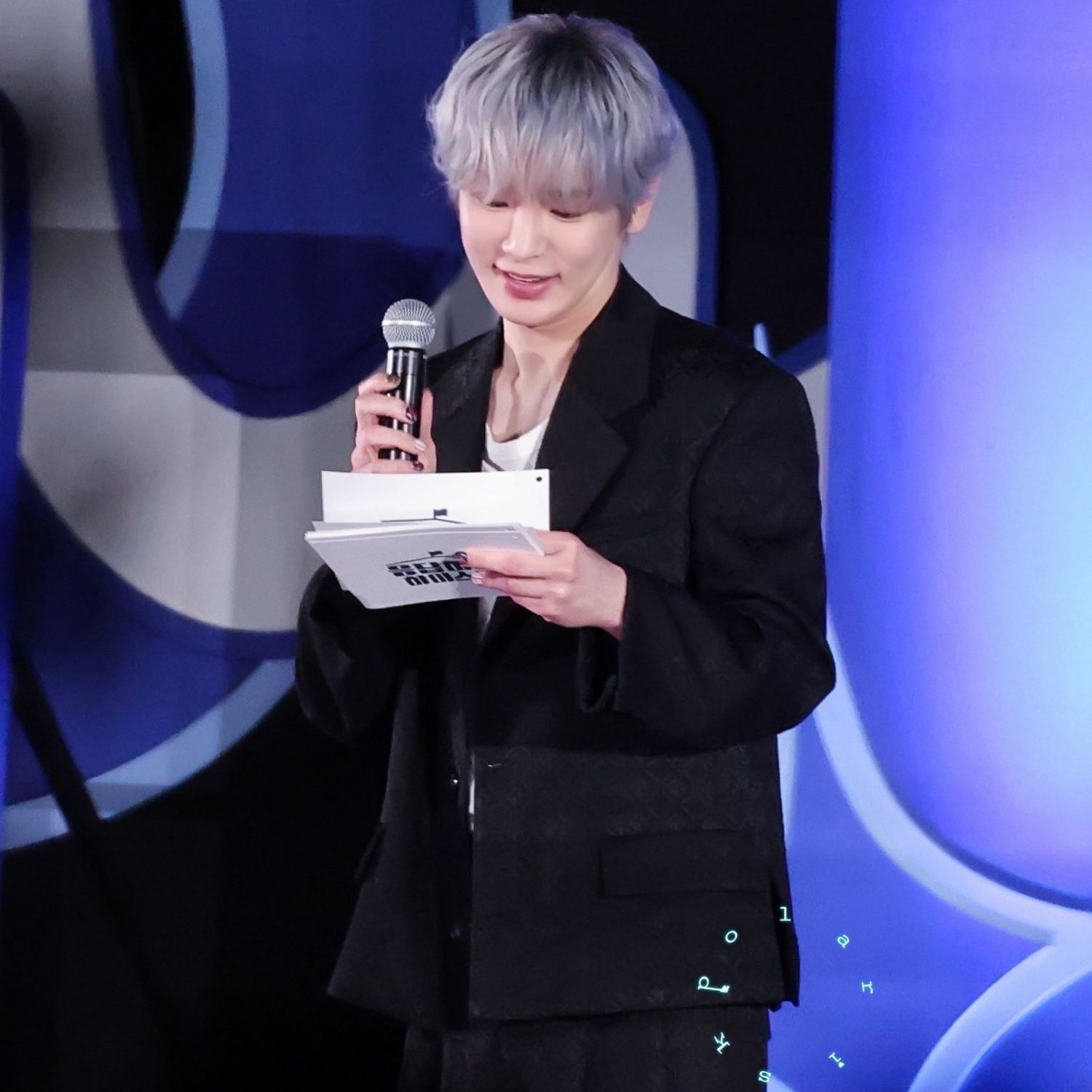 Foto aktivitas terbaru Key (SHINee)