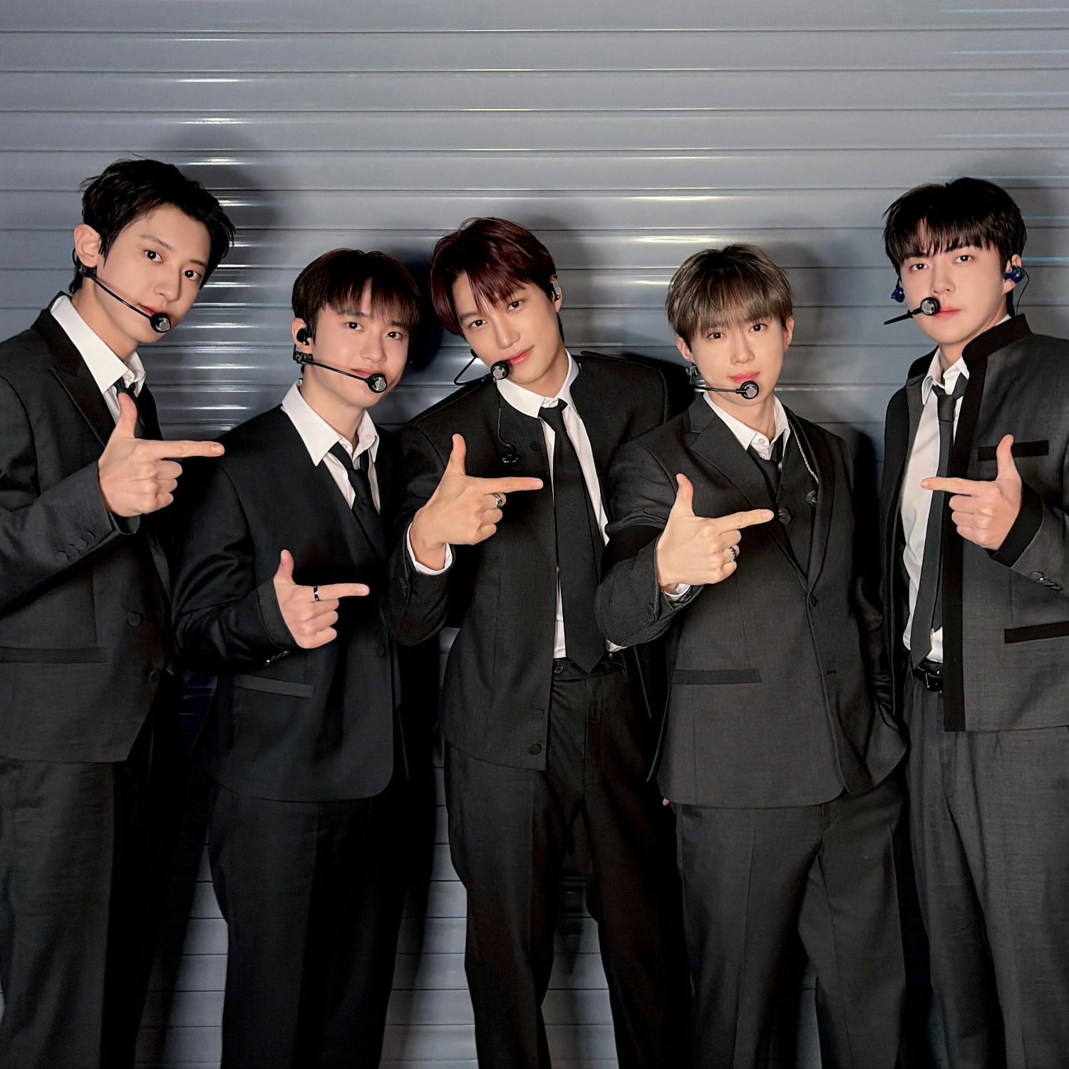 Behind-the-scenes cut of EXO