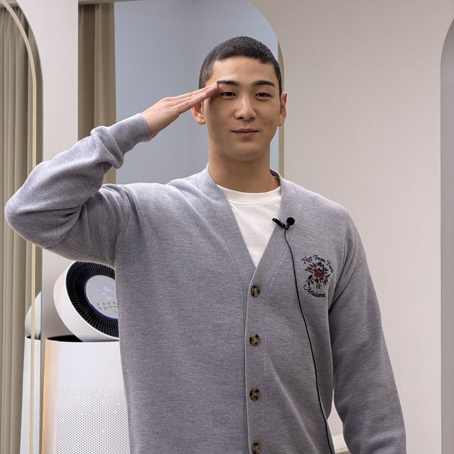 백호의 비하인드 컷