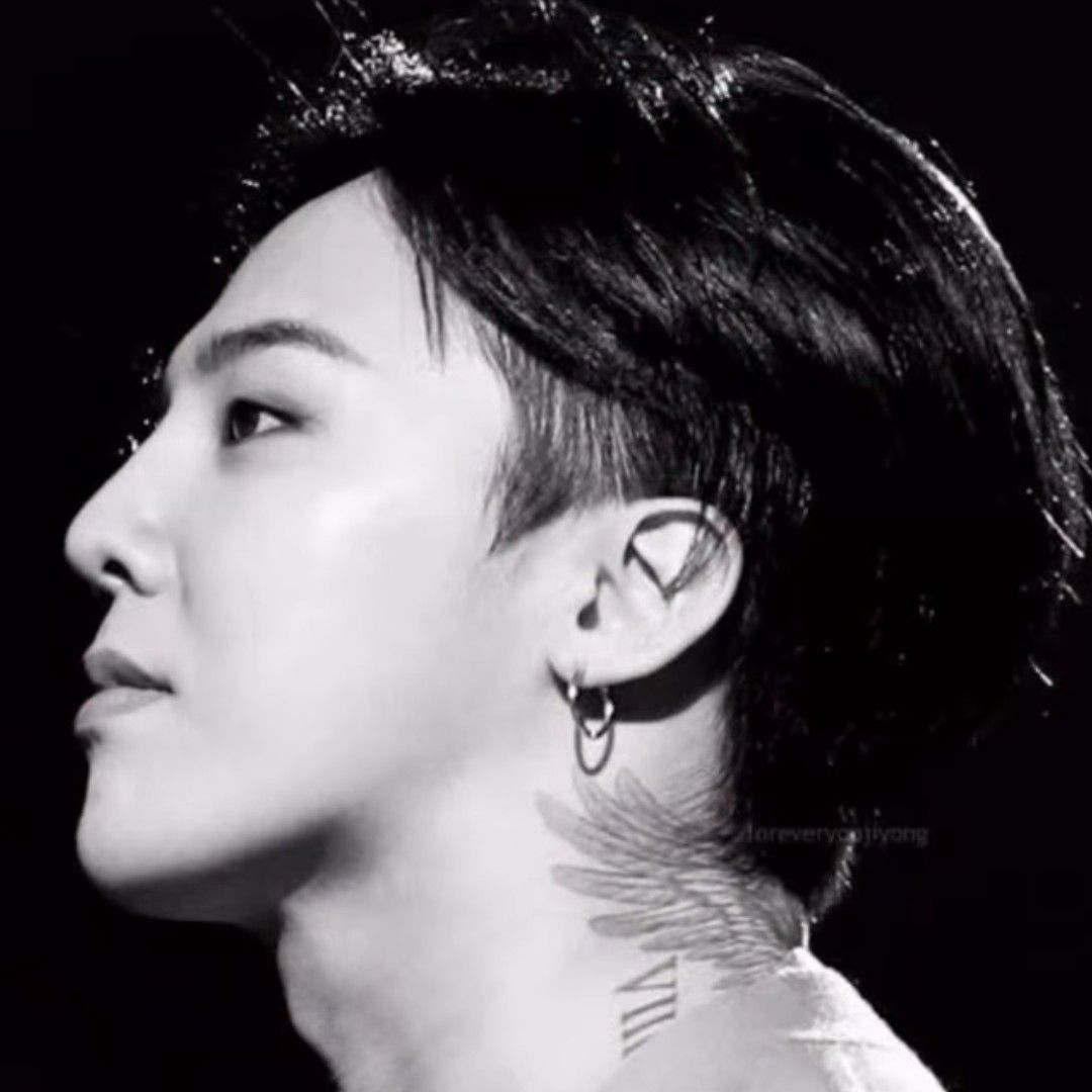 Recent activity shot of G-DRAGON (BIGBANG)