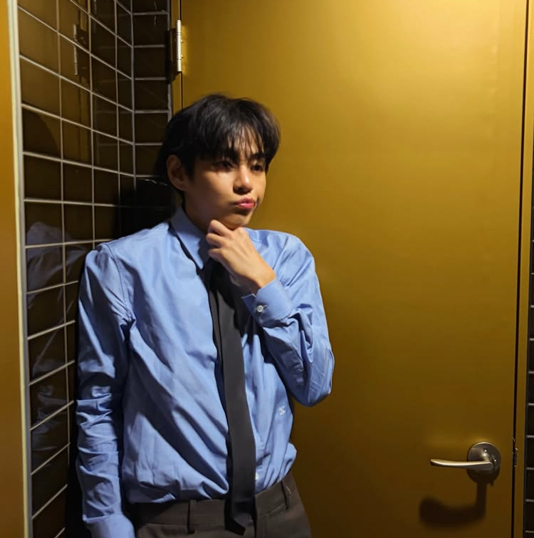 뷔 (방탄소년단) 최근 활동샷