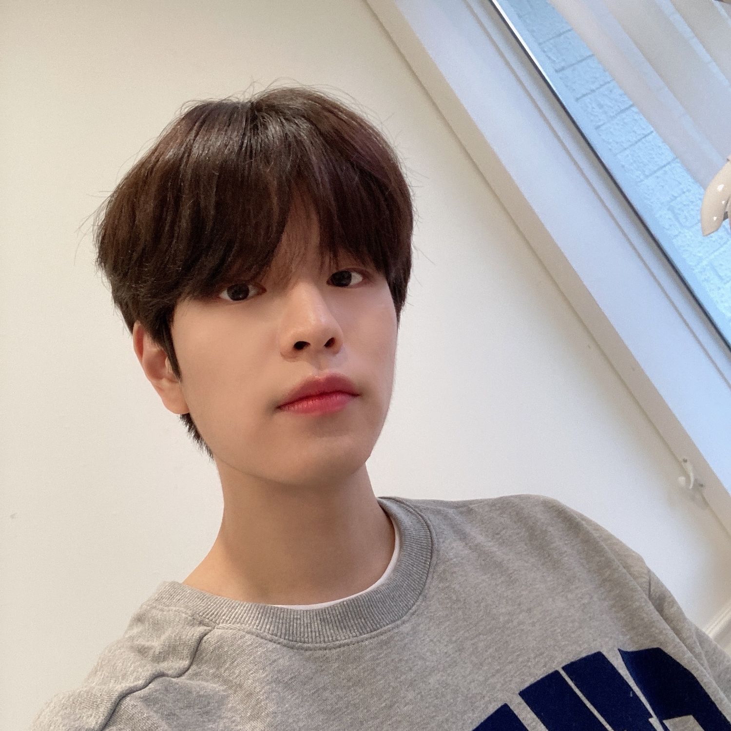 Behind-the-scenes cut of Seungmin (Stray Kids)