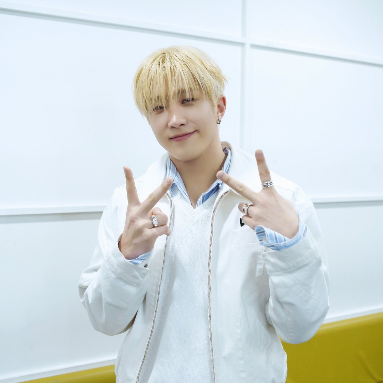 Behind-the-scenes cut of Jinjin (ASTRO)