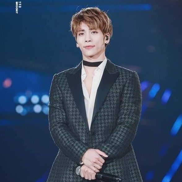 A moment captured by Jonghyun (SHINee)'s fan