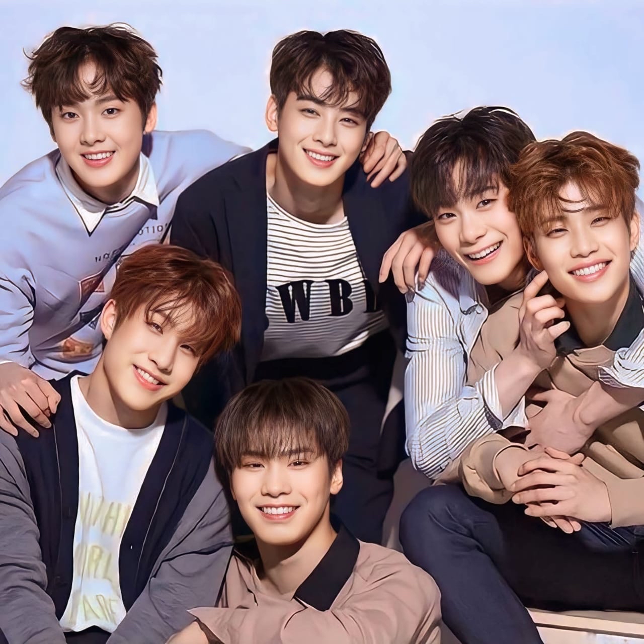 아스트로의 최신 사진