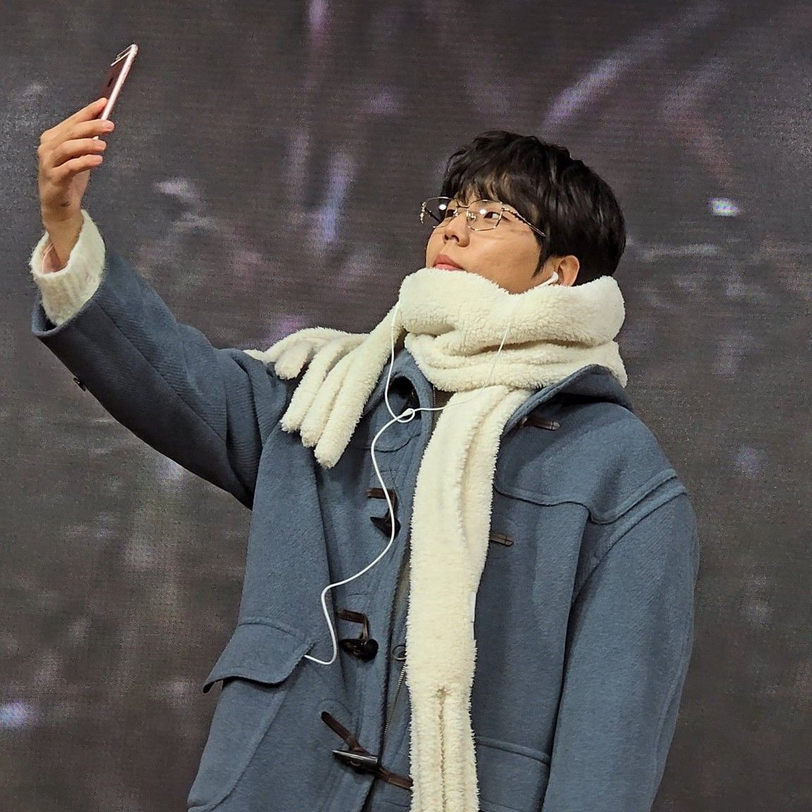 A moment captured by Jung Seunghwan's fan