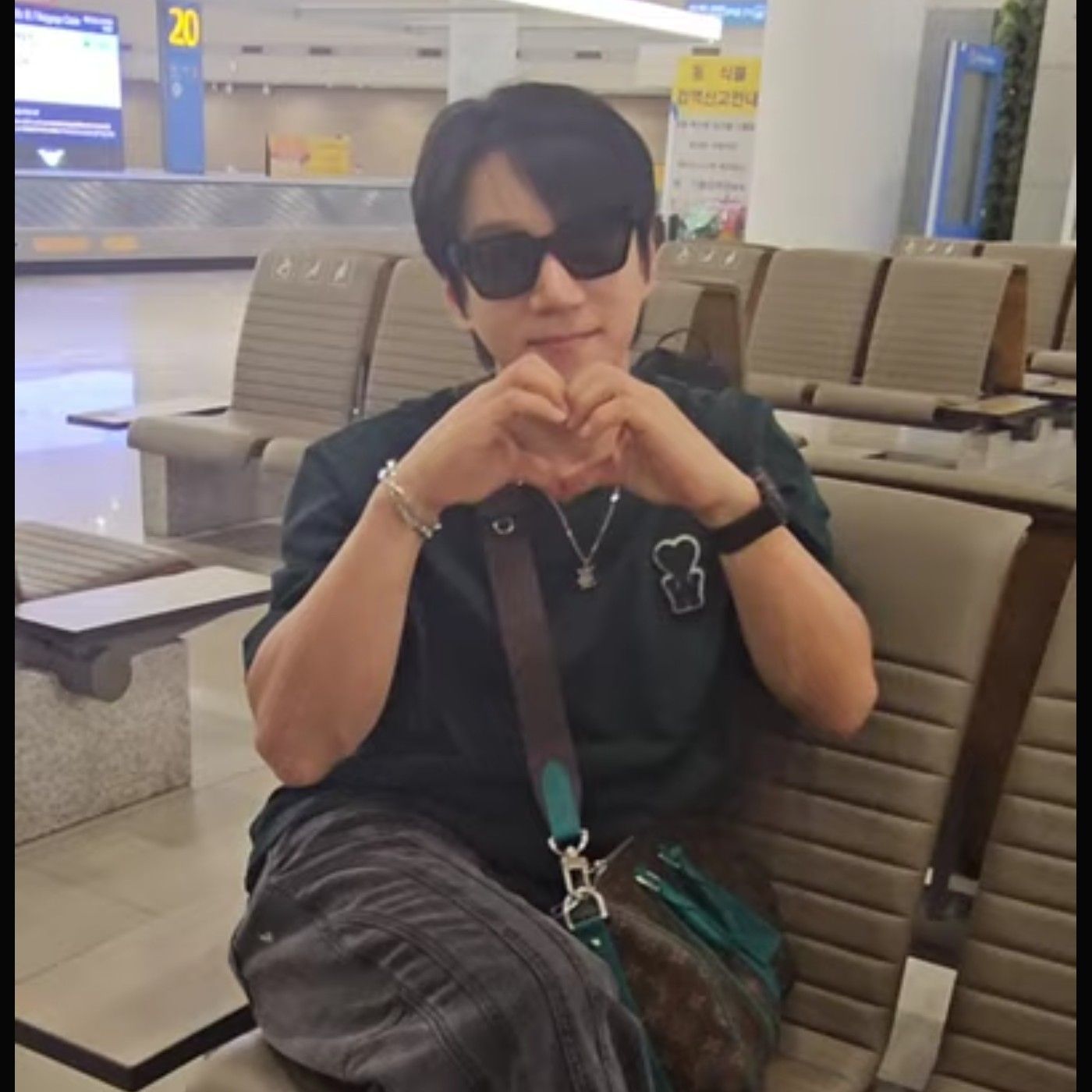 Foto terbaru Hwang Chiyeol