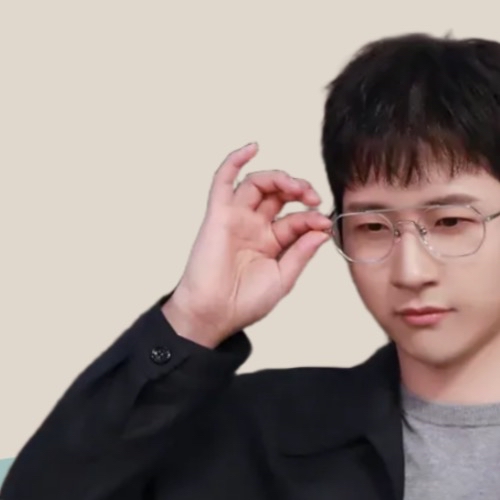 Behind-the-scenes cut of CNU (B1A4)