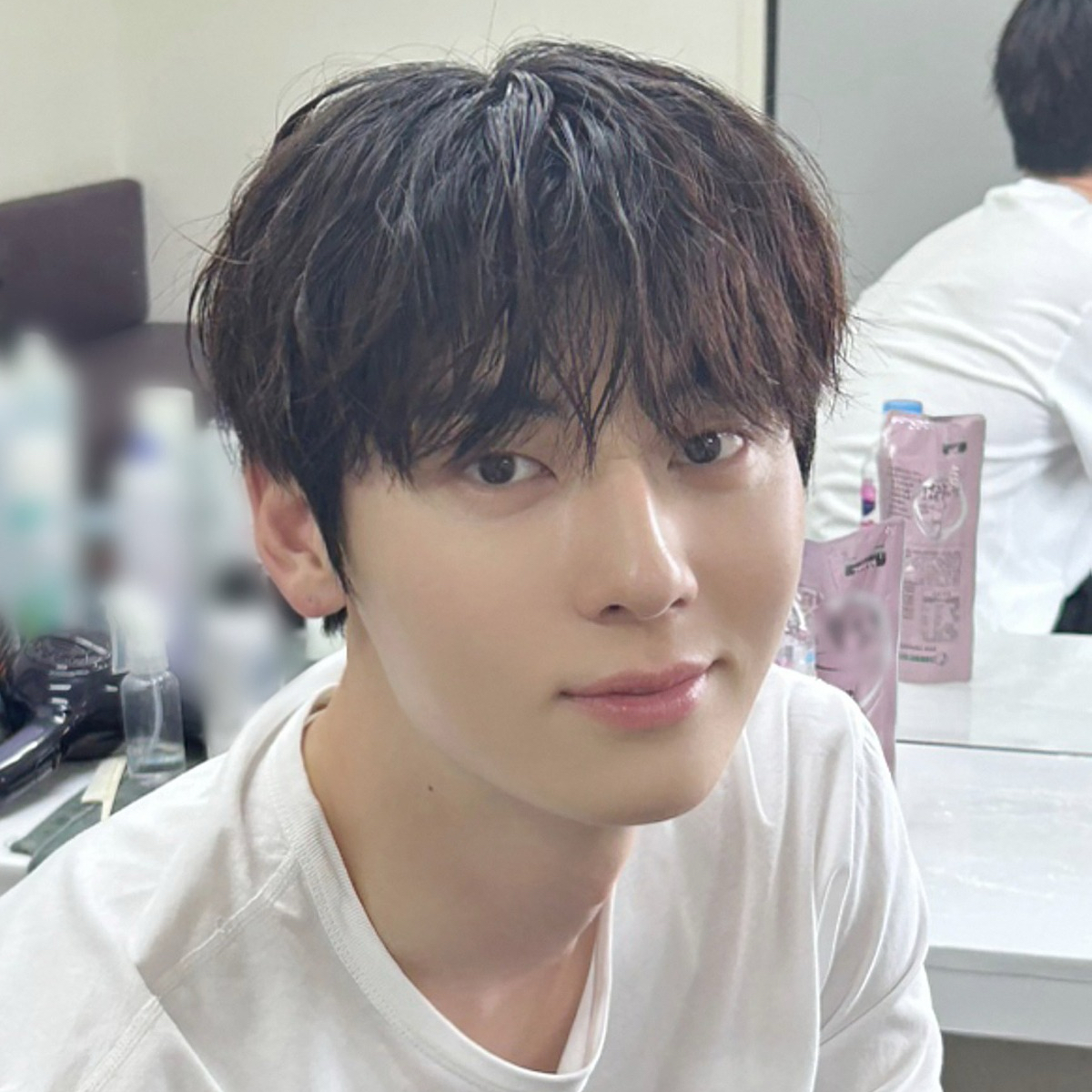 A moment captured by Hwang Minhyun's fan