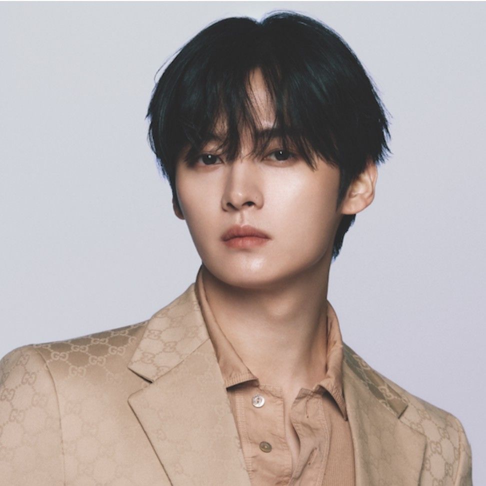Behind-the-scenes cut of Lee Know (Stray Kids)