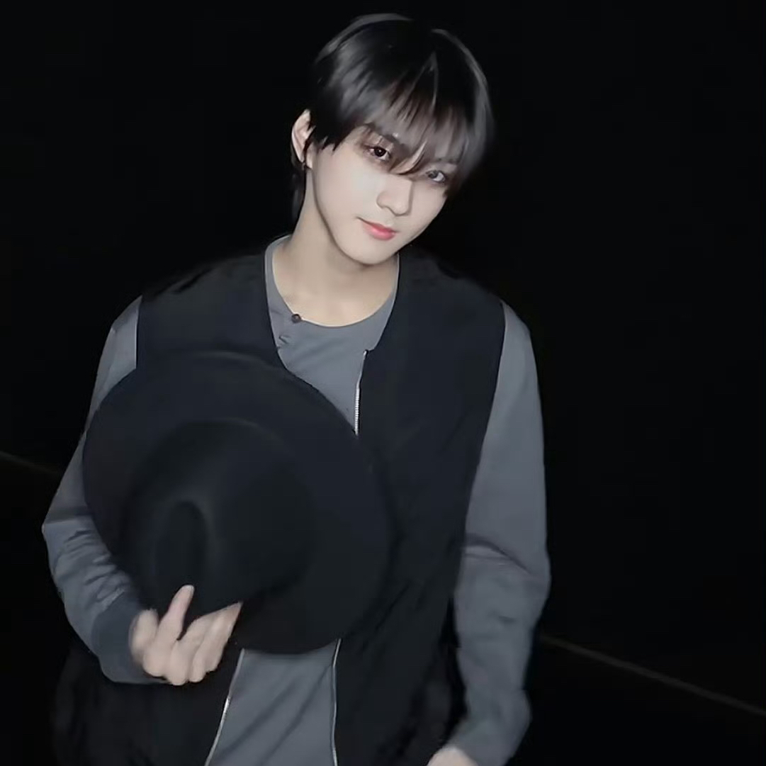 A moment captured by Jungwon (ENHYPEN)'s fan