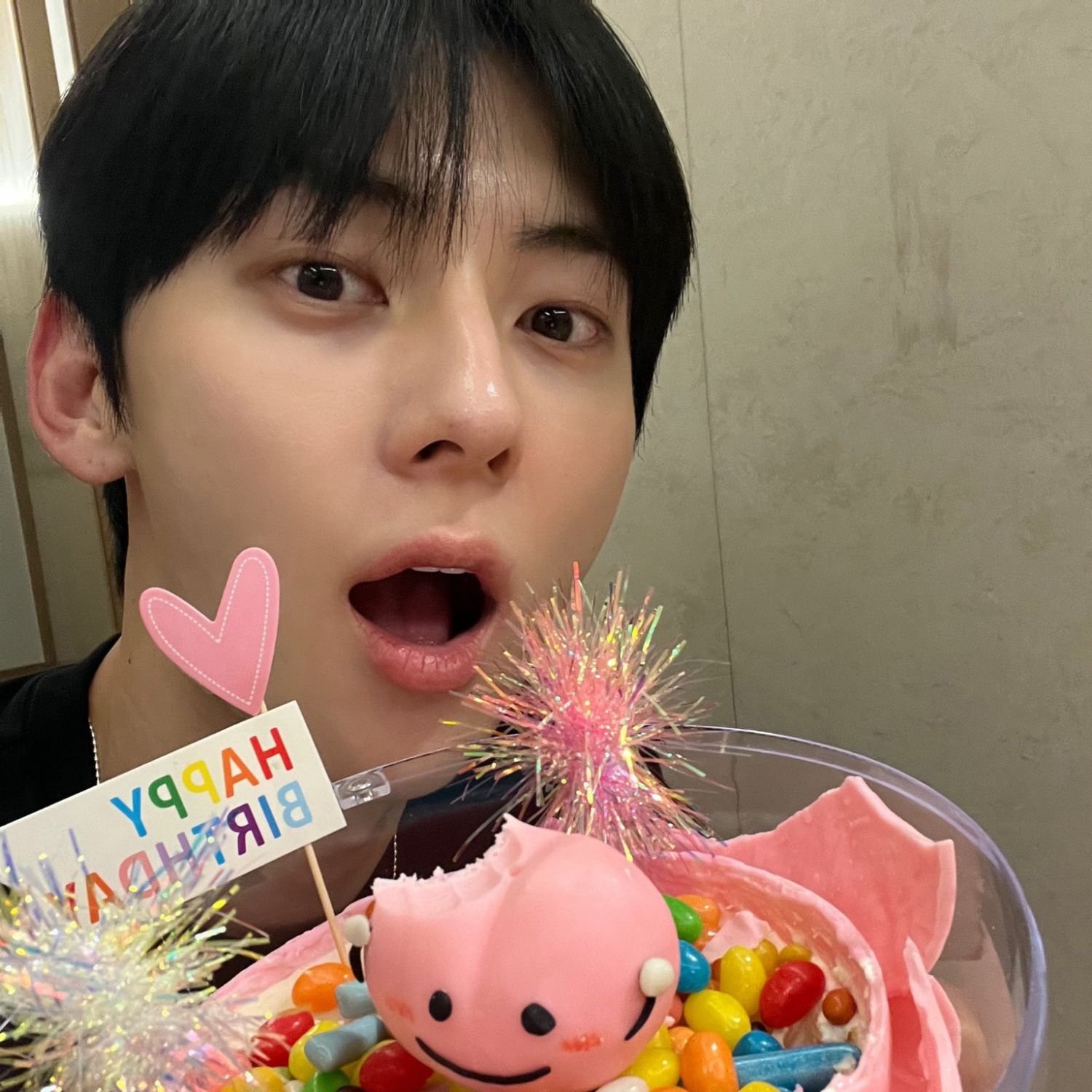 Recent activity shot of Hwang Minhyun
