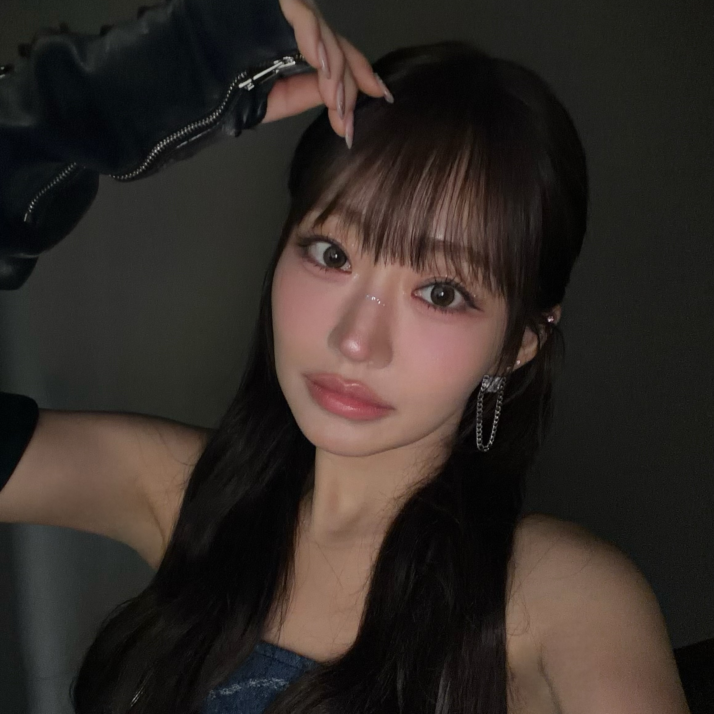 Behind-the-scenes cut of Julie (KISS OF LIFE)