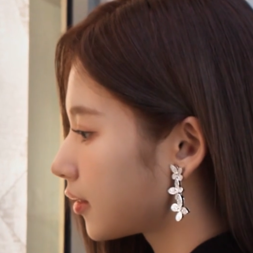 Sana (TWICE)的最新活動照片