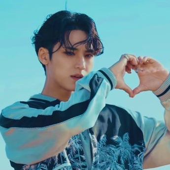 Foto aktivitas terbaru Mingyu (SEVENTEEN)