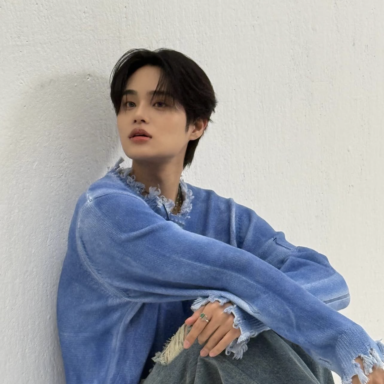 A moment captured by Lee Daehwi (AB6IX)'s fan