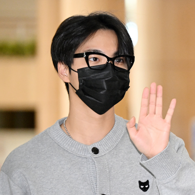 Behind-the-scenes cut of Seonghwa (ATEEZ)