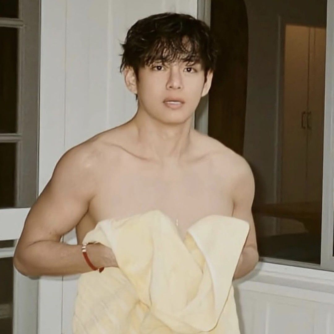 Latest photo of V (BTS)