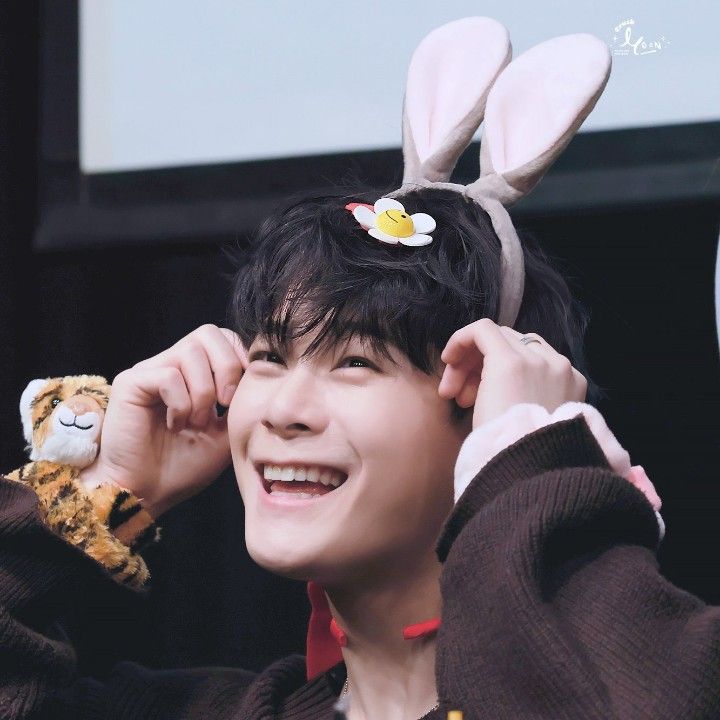 문빈 (아스트로) 최근 활동샷