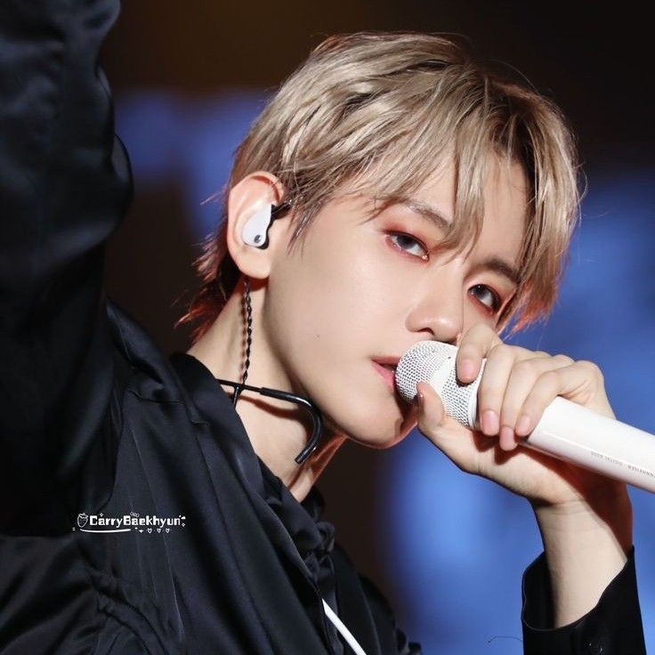 ベクヒョン (EXO)の舞台裏ショット