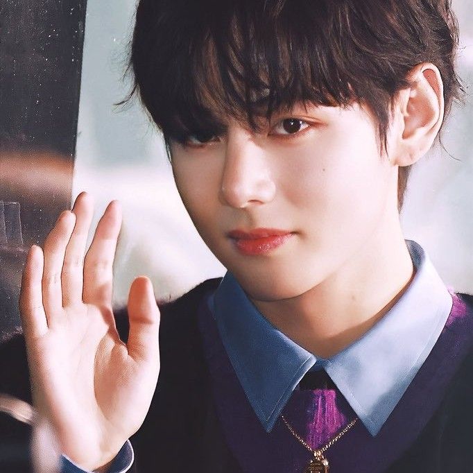 V (防弹少年团)的最新照片