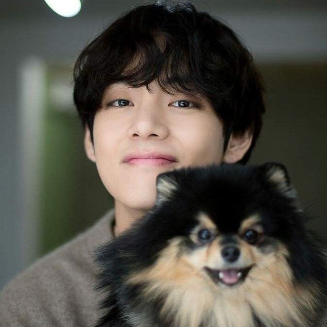 Foto aktivitas terbaru V (BTS)