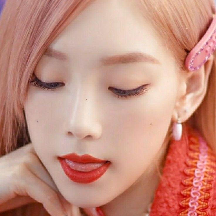 Behind-the-scenes cut of Taeyeon (Girls' Generation)