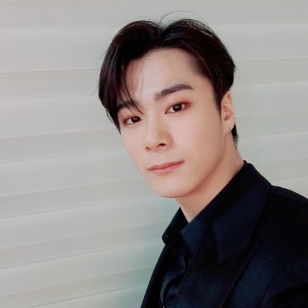 A moment captured by Moonbin (ASTRO)'s fan