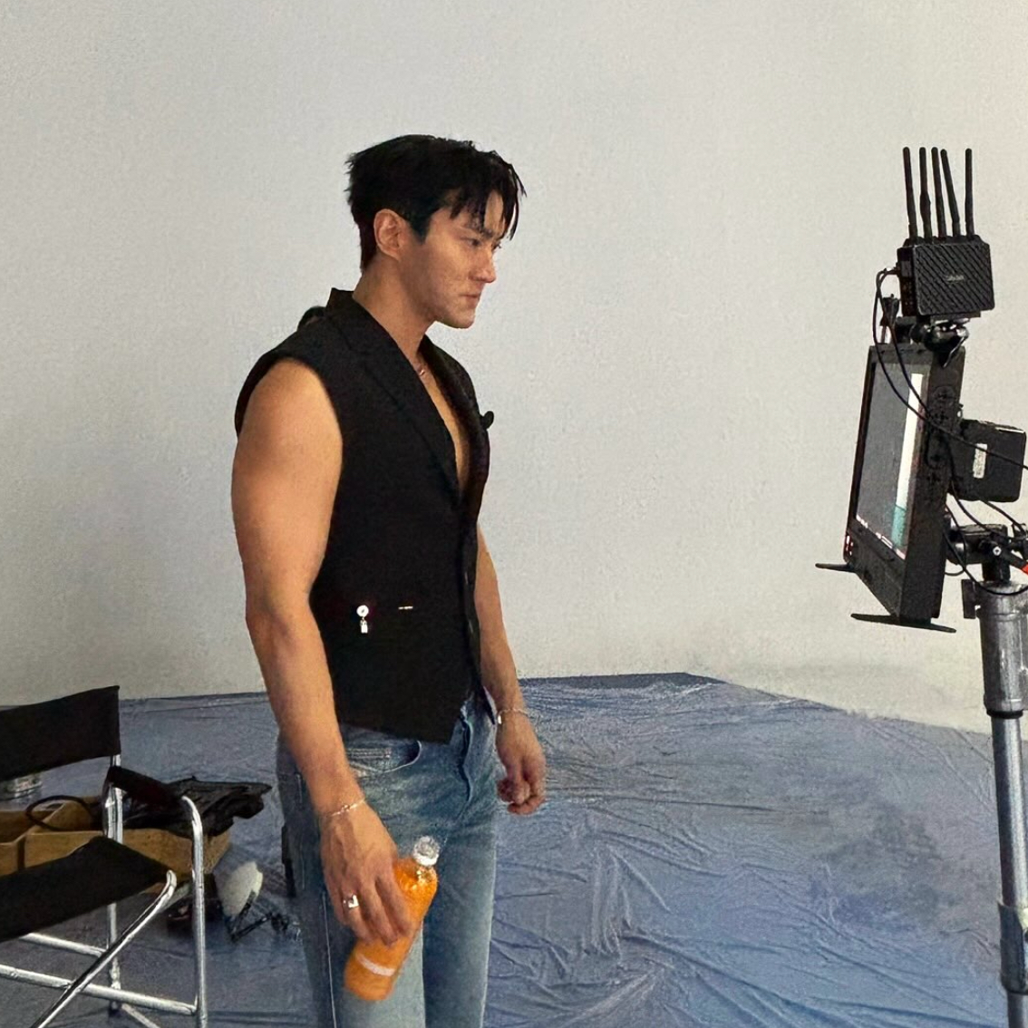 Behind-the-scenes cut of Siwon (Super Junior)