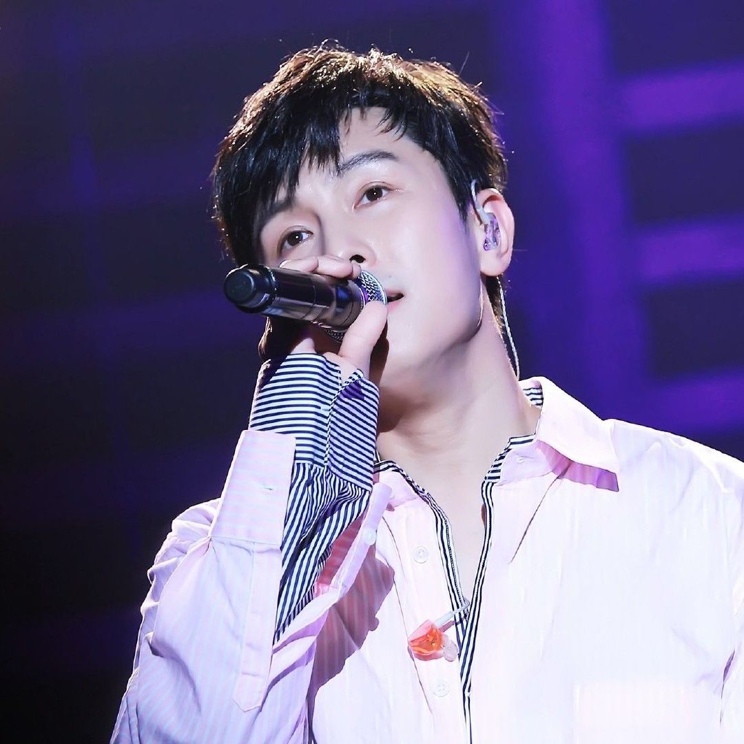 Recent activity shot of Kim Dongwan (SHINHWA)