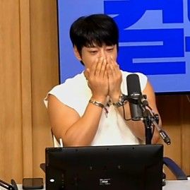 Behind-the-scenes cut of Hwang Chiyeol