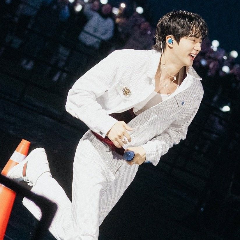 진 (방탄소년단) 최근 활동샷