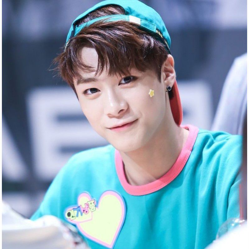 Behind-the-scenes cut of Moonbin (ASTRO)