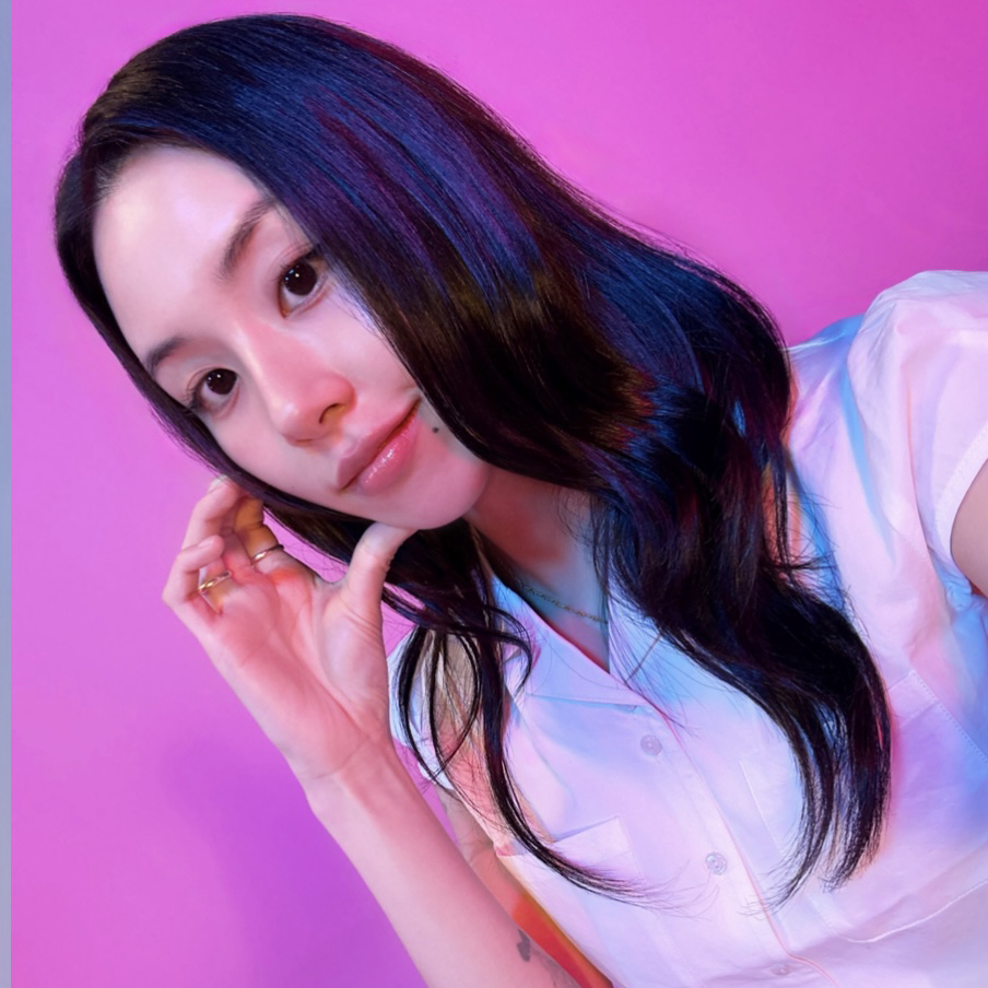 彩瑛 (TWICE)的最新活動照片