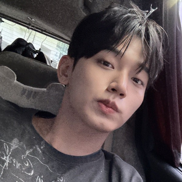 Popular profile image of HYUK (OMEGA X) selected by votes