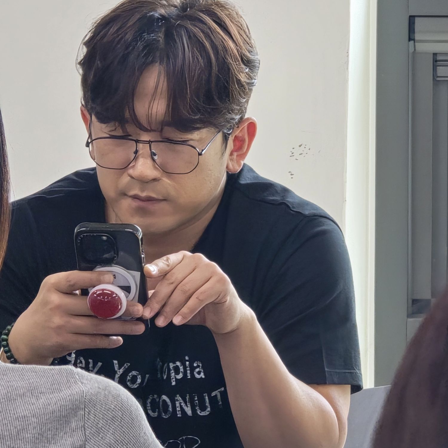 Behind-the-scenes cut of Lee Minwoo (SHINHWA)