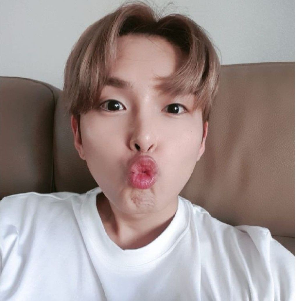 Behind-the-scenes cut of Ryeowook (Super Junior)
