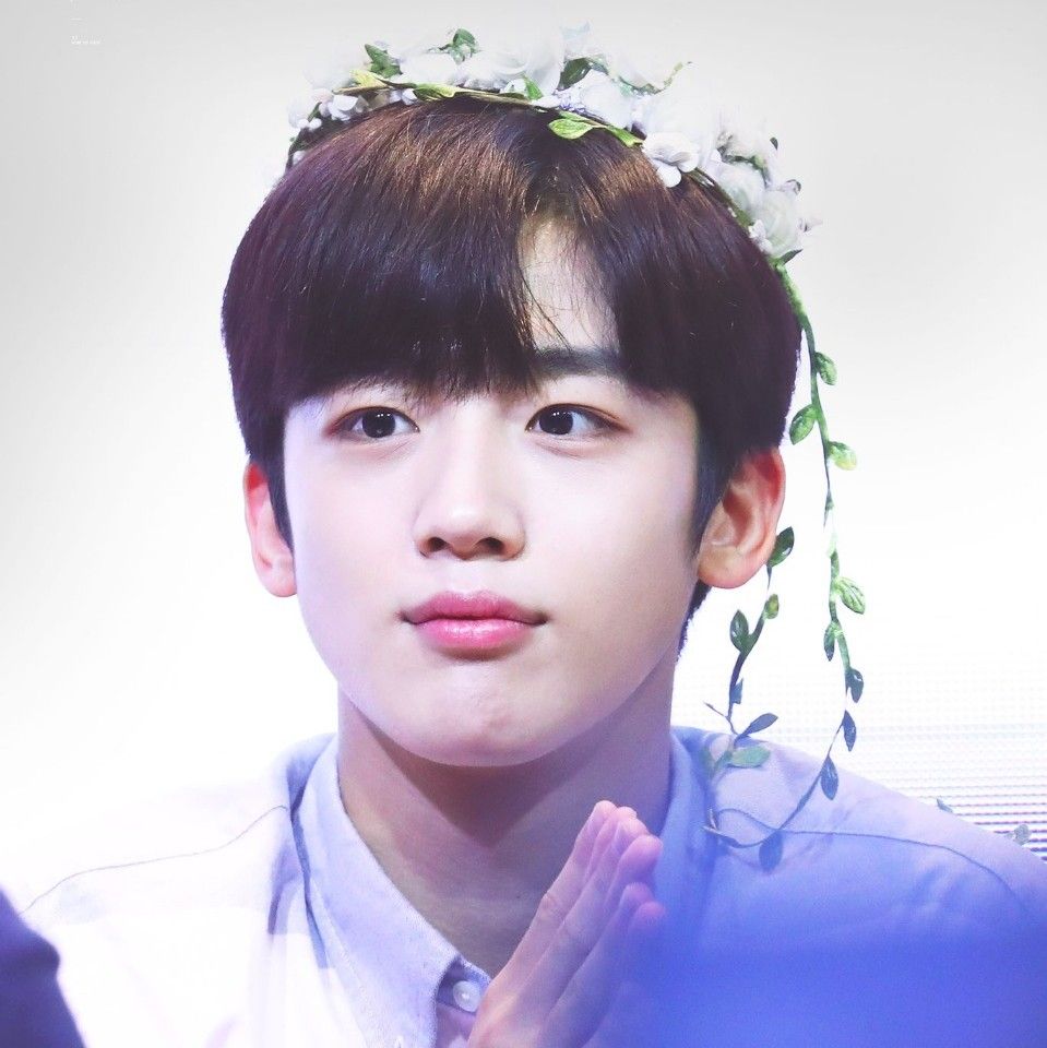 Behind-the-scenes cut of Kim Yohan (WEi)