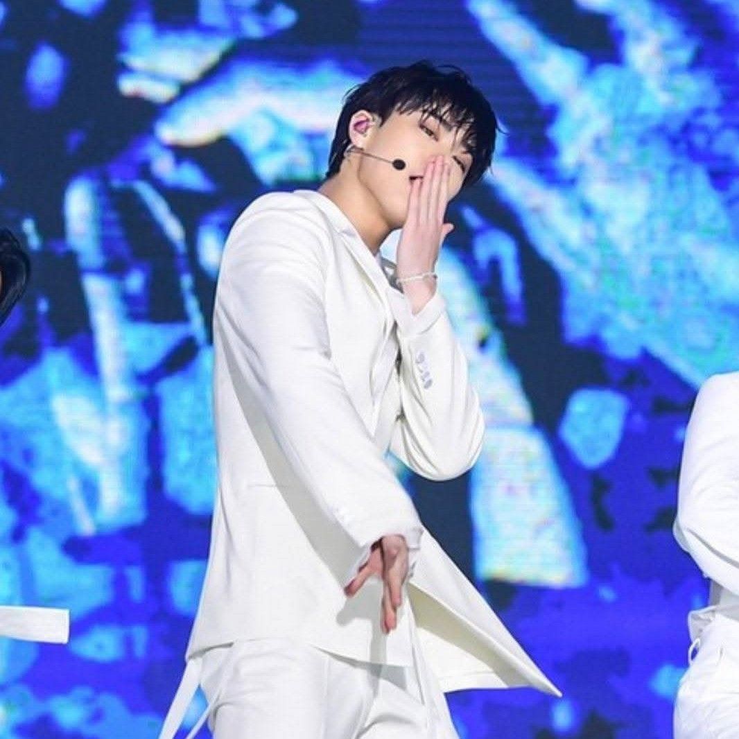 A moment captured by Moonbin (ASTRO)'s fan