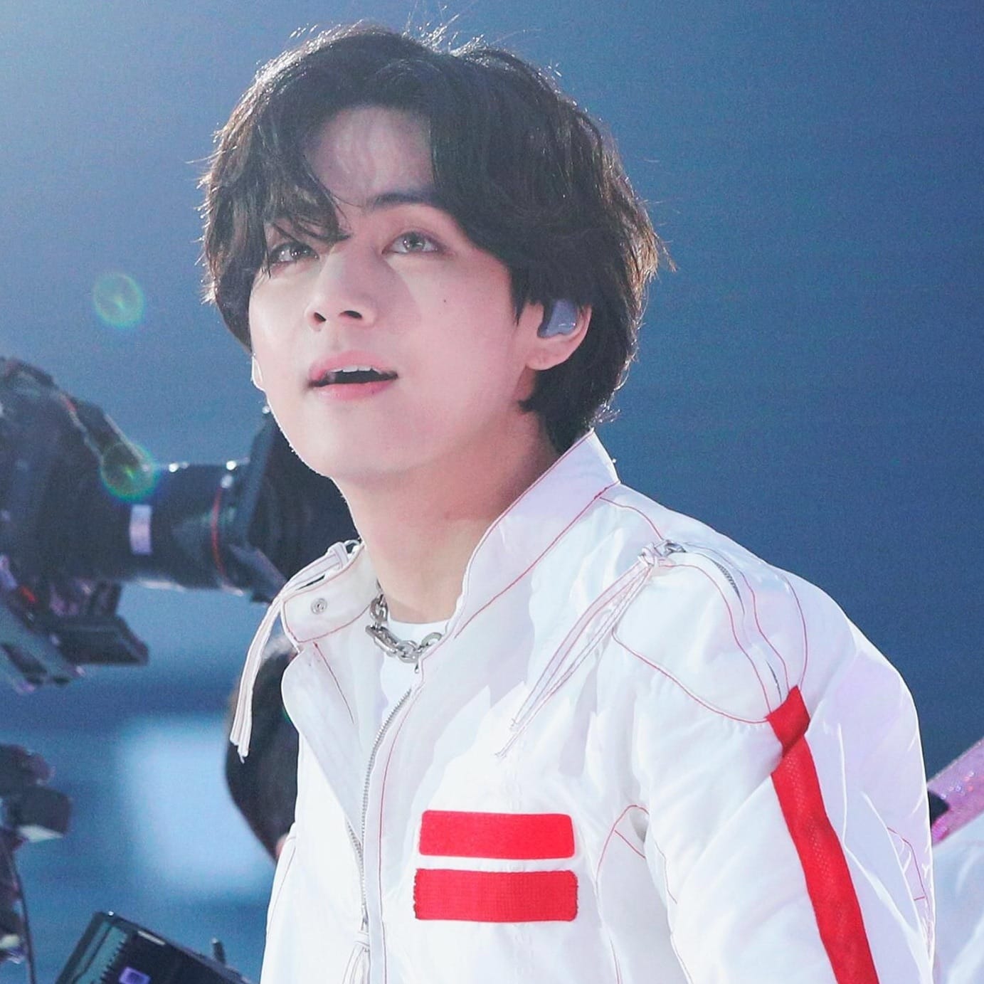 뷔 (방탄소년단)의 비하인드 컷