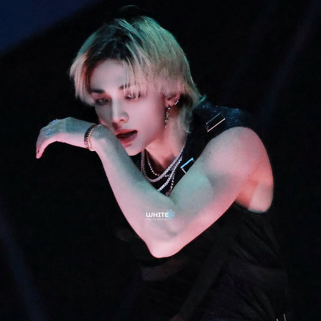 A moment captured by Felix (Stray Kids)'s fan