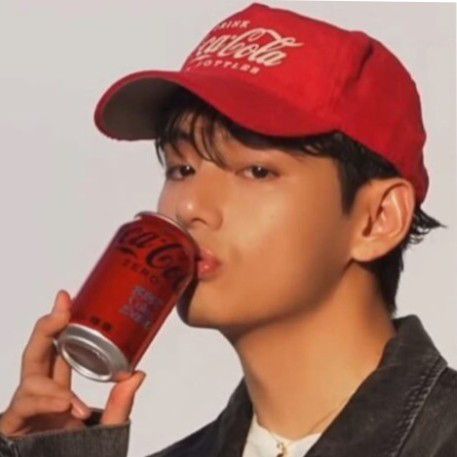 Foto aktivitas terbaru V (BTS)