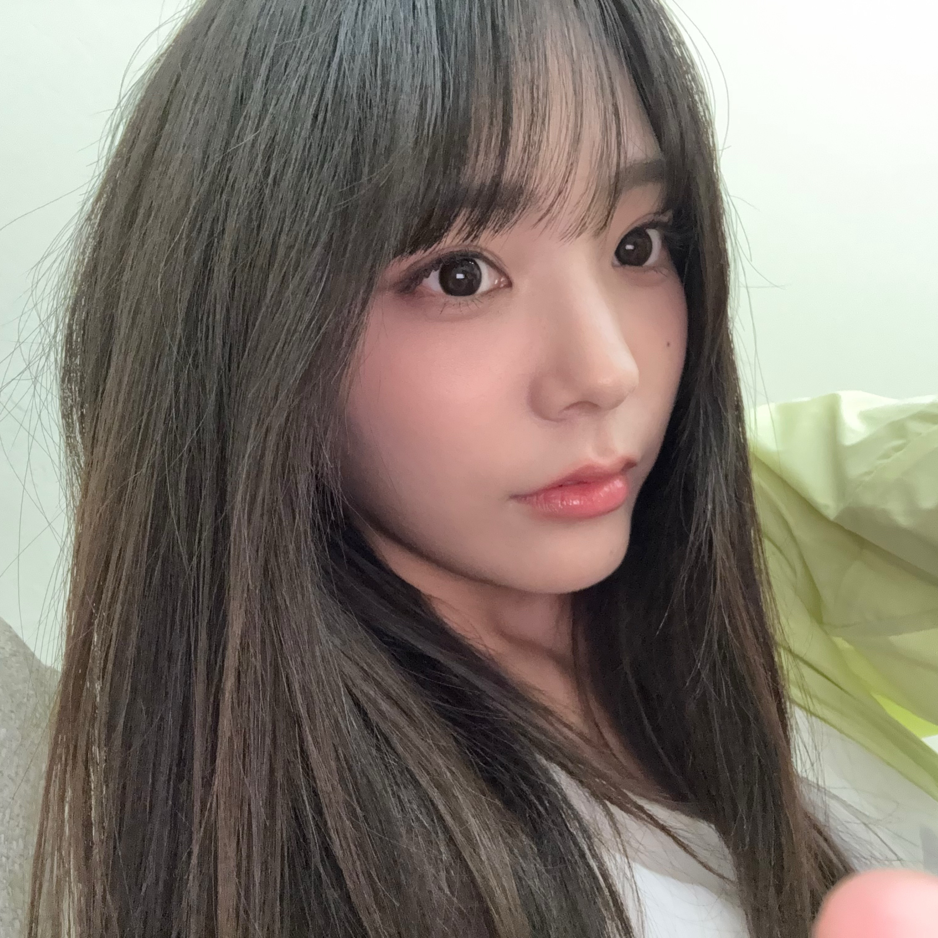 Latest photo of Siyeon (QWER)