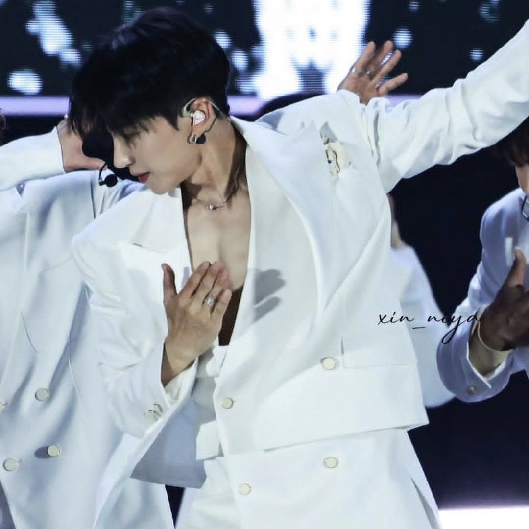 A moment captured by Leeteuk (Super Junior)'s fan