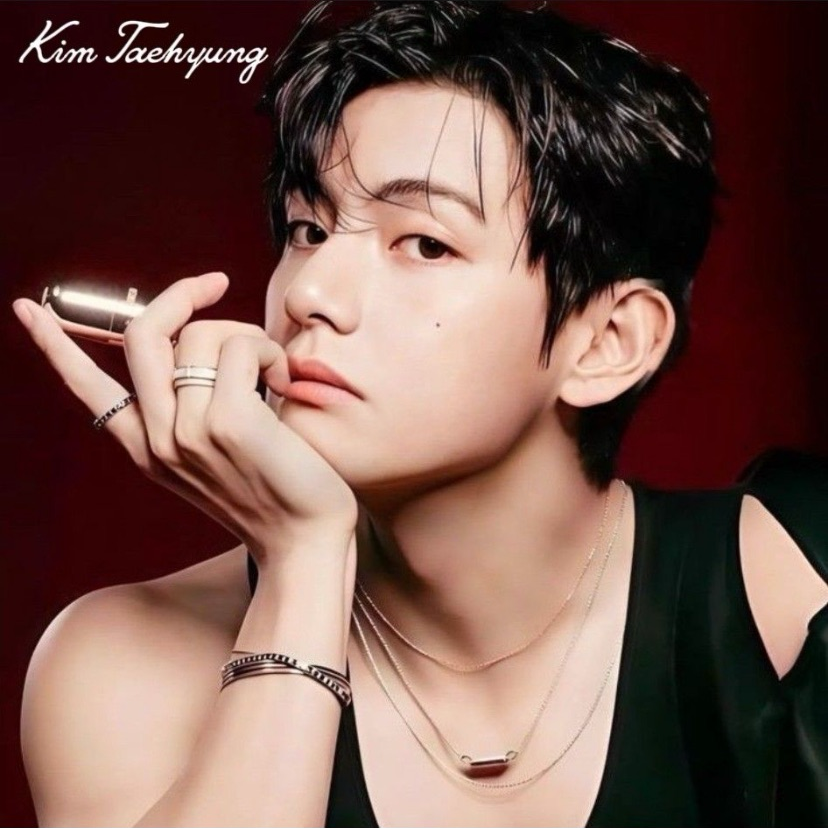 Latest photo of V (BTS)