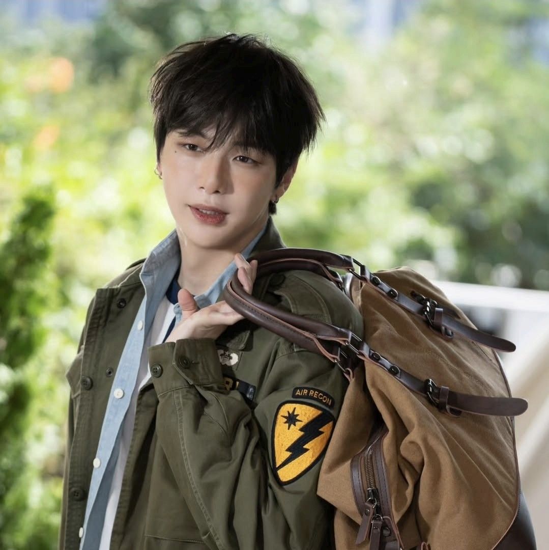 강다니엘의 비하인드 컷