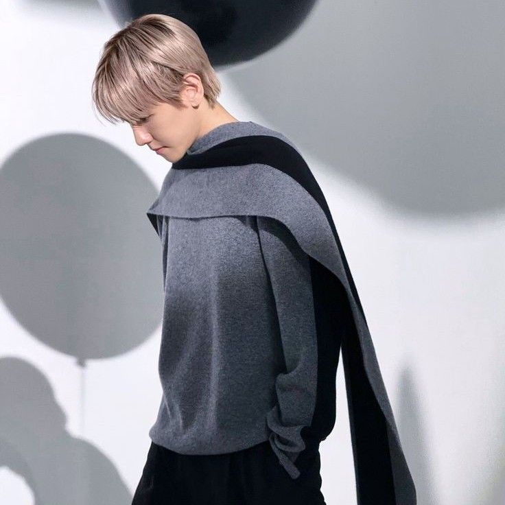 백현 (EXO)의 비하인드 컷