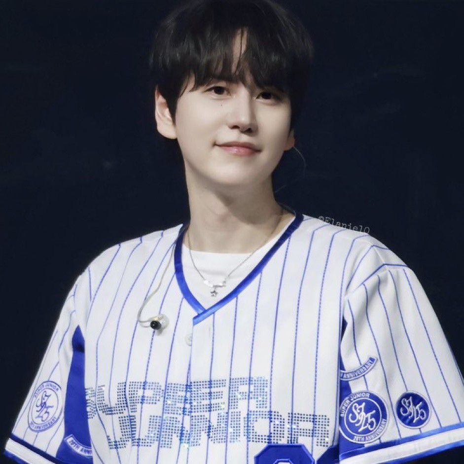 Behind-the-scenes cut of Kyuhyun (Super Junior)