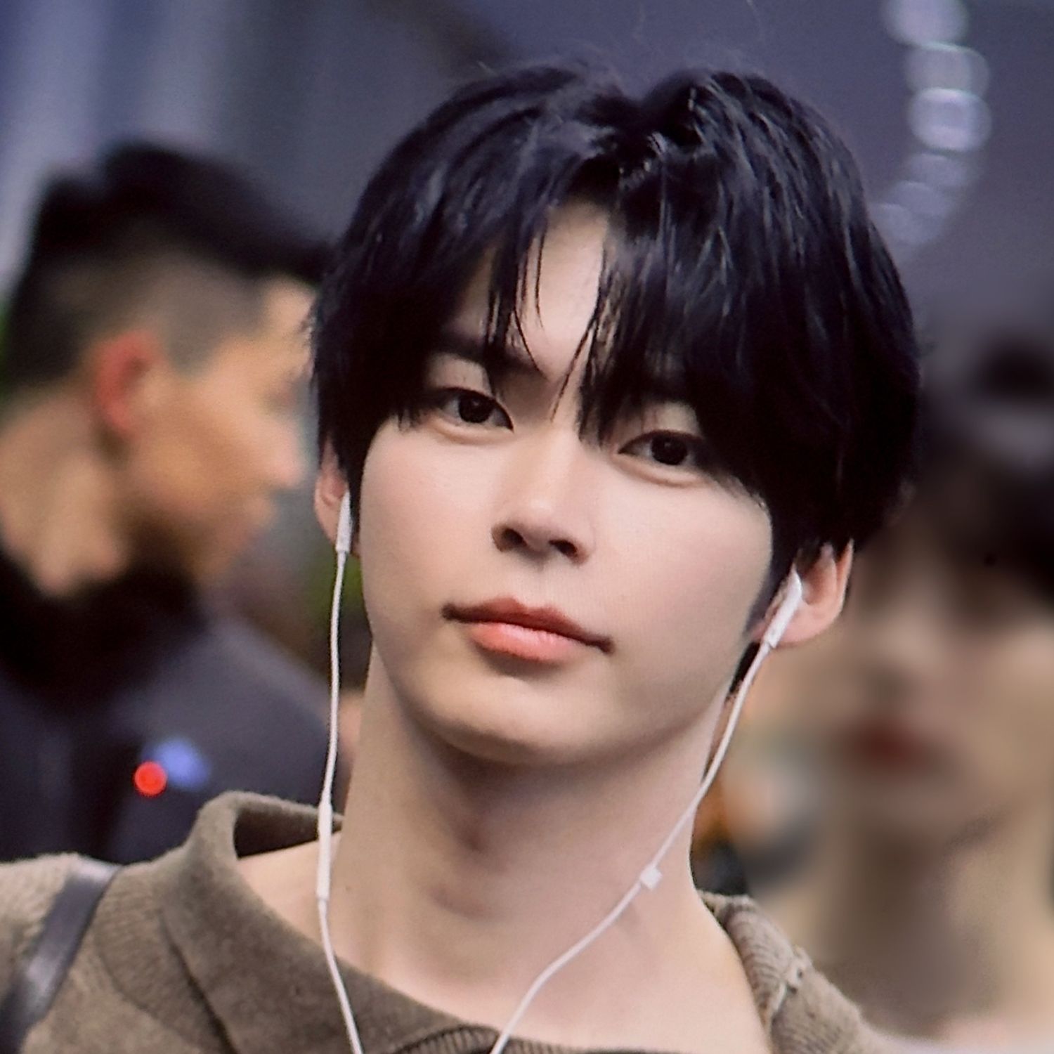 成韓彬 (ZEROBASEONE)的最新活動照片